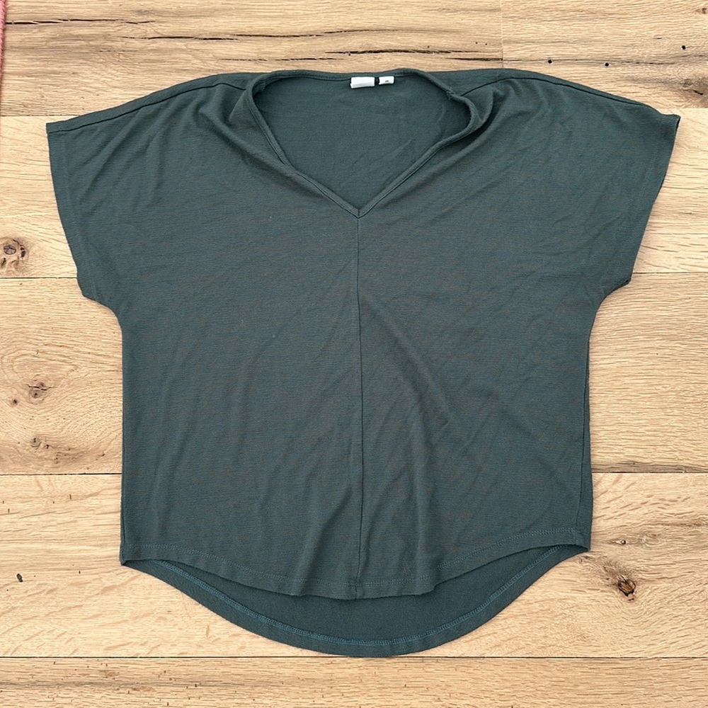 Gap XS dark green shirt